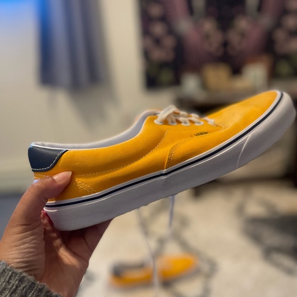Yellow Vans - Picture 7 of 10
